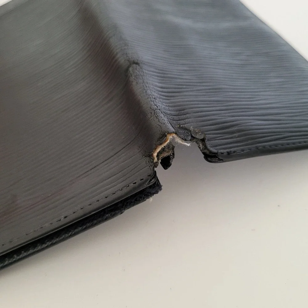 Louis Vuitton Mens Epi Leather Long Bifold Wallet Black Made in France AS IS